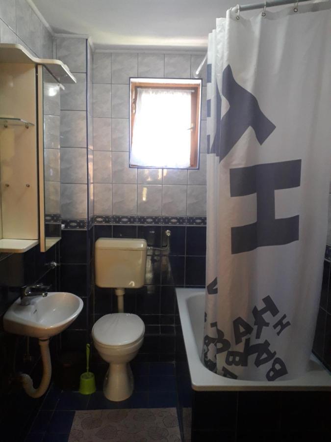 Hostel Topic Banja Luka Esterno foto
