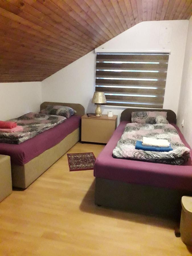 Hostel Topic Banja Luka Esterno foto
