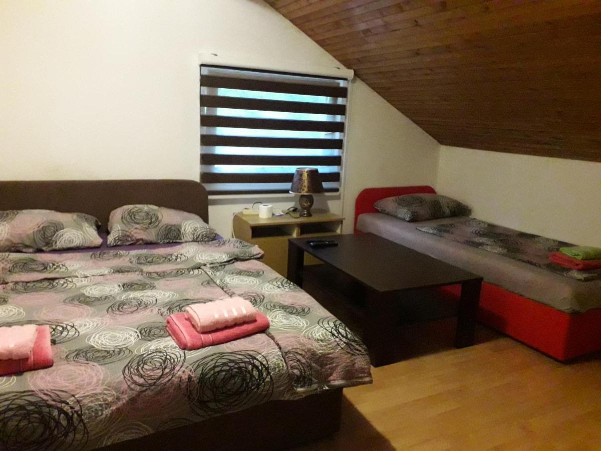 Hostel Topic Banja Luka Esterno foto