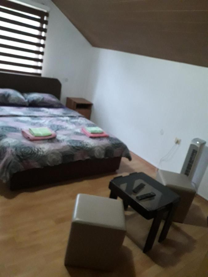 Hostel Topic Banja Luka Esterno foto