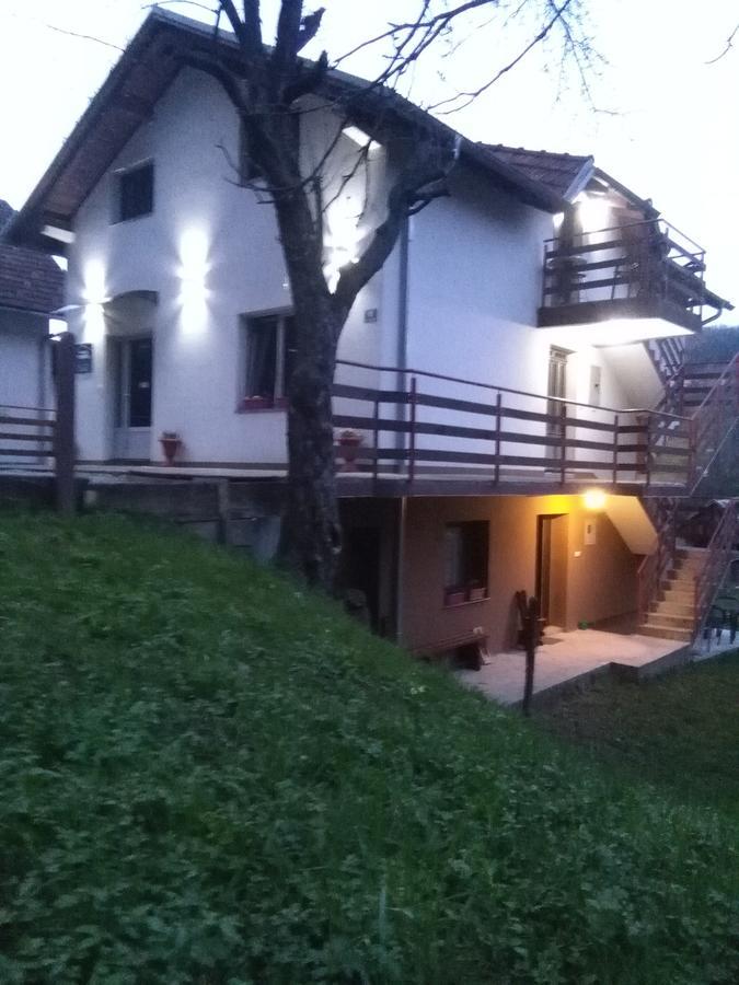 Hostel Topic Banja Luka Esterno foto