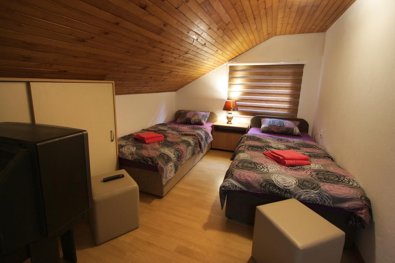 Hostel Topic Banja Luka Esterno foto
