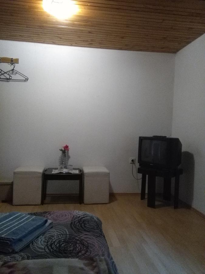 Hostel Topic Banja Luka Esterno foto